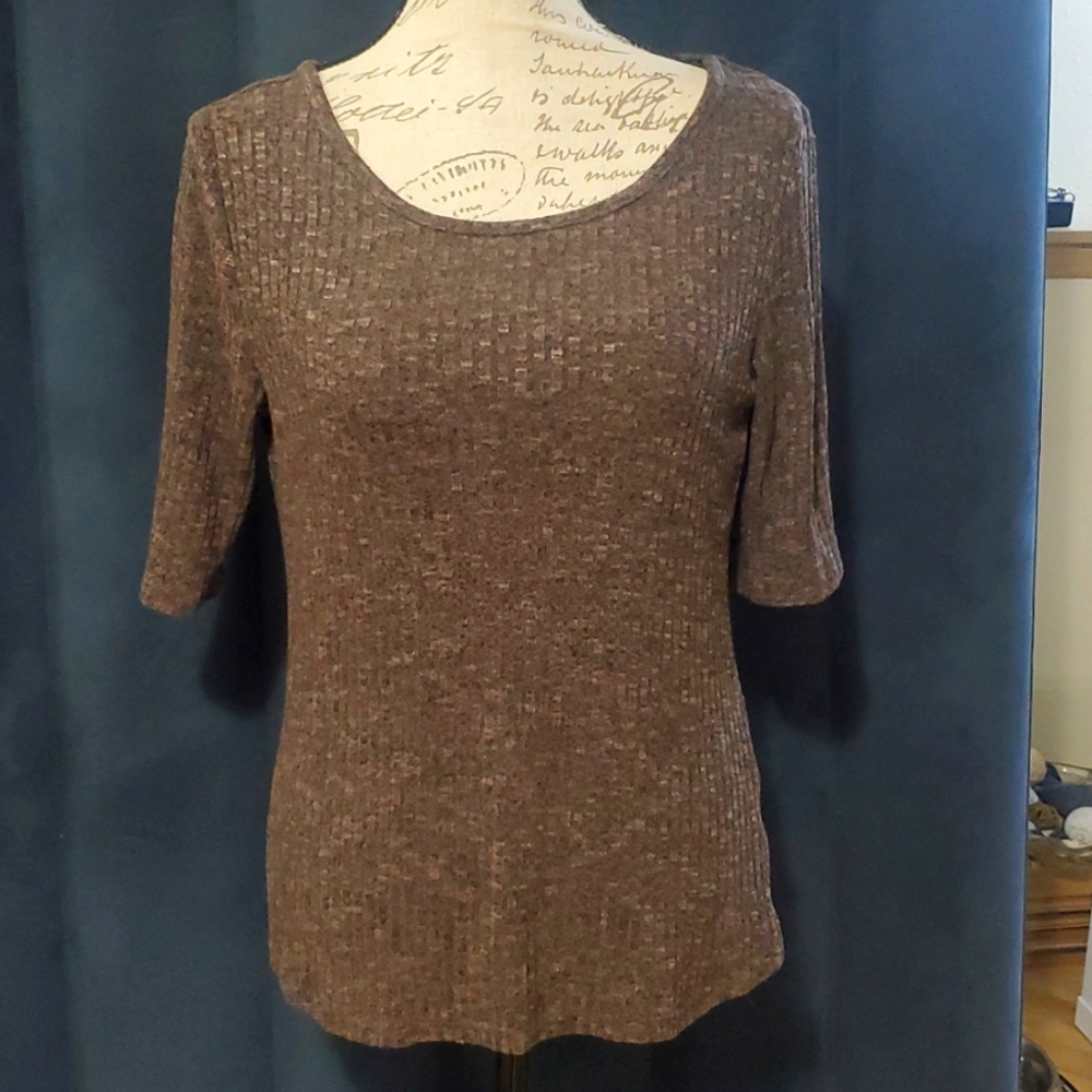 APT. 9  3/4 sleeve, Medium size Brown shirt